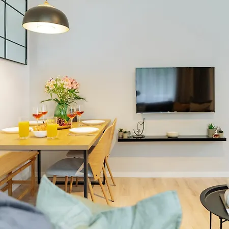 Luna - Romana Square