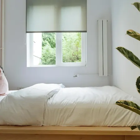 Luna - Romana Square * Boekarest