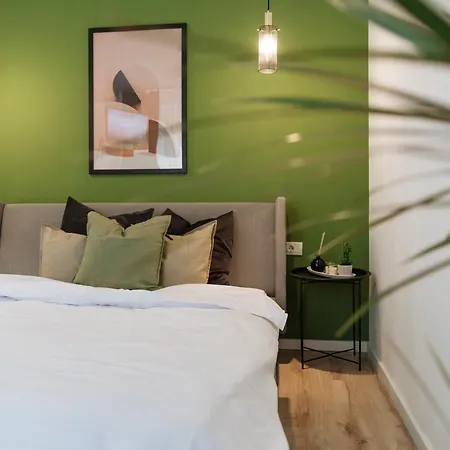 Luna - Romana Square *