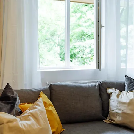 Luna - Romana Square