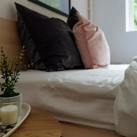 Luna - Romana Square * Boekarest