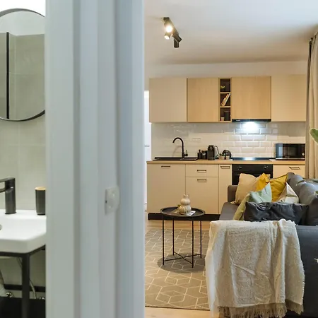 Luna - Romana Square Bükreş