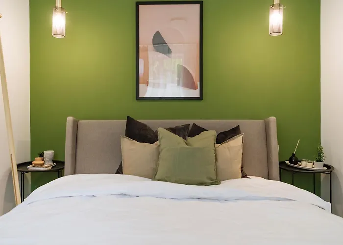 Luna - Romana Square *