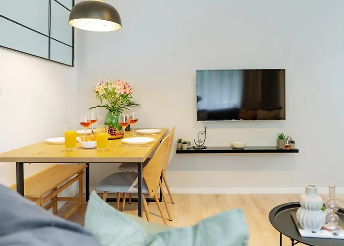 Luna - Romana Square