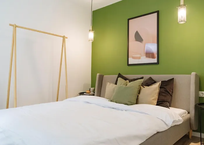 Luna - Romana Square Apartament Bucureşti