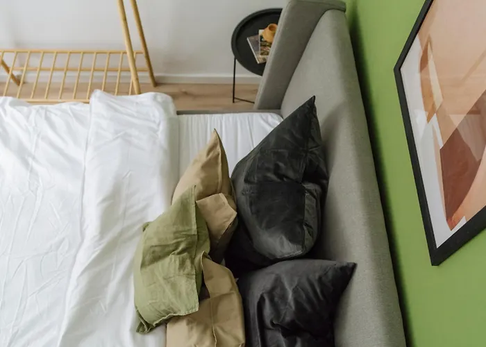 Luna - Romana Square