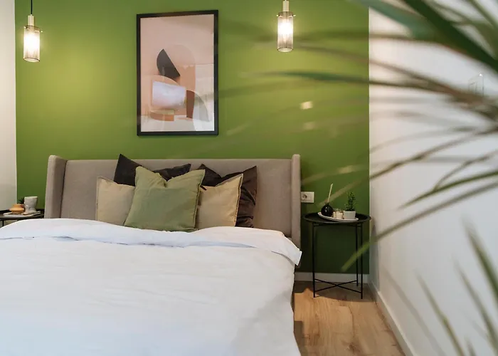 Luna - Romana Square *