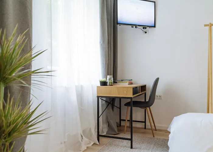 Luna - Romana Square